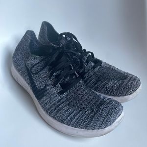Nike Freerun Fly Knit Tennis Shoes